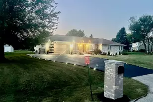 13N568 Gunpowder Ln, Elgin, IL 60123 - Photo 3