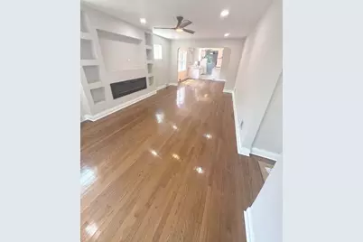 8926 S Paxton Avenue, Chicago, IL 60617 - Photo 3