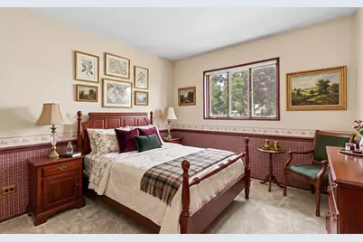 385 Pleasant Street, Hoffman Estates, IL 60169 - Photo 13