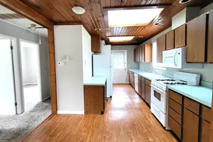 25 Thrush Rd, Carpentersville, IL 60110 - Photo 7