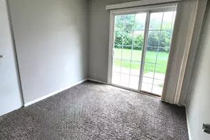 25 Thrush Rd, Carpentersville, IL 60110 - Photo 9