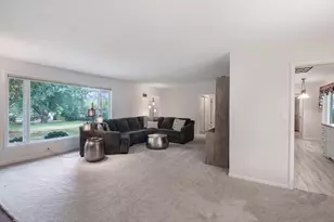 11518 Algonquin Rd, Huntley, IL 60142 - Photo 5