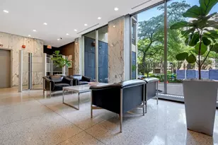 1360 N Sandburg Terrace, Chicago, IL 60610 - Photo 3