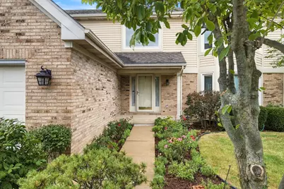 1011 E Amberwood Circle, Naperville, IL 60563 - Photo 3