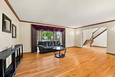 1011 E Amberwood Circle, Naperville, IL 60563 - Photo 7