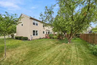 1011 E Amberwood Circle, Naperville, IL 60563 - Photo 33