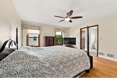 1011 E Amberwood Circle, Naperville, IL 60563 - Photo 21