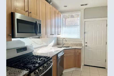 2607 W Gunnison Street #2, Chicago, IL 60625 - Photo 9