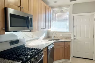 2607 W Gunnison St, Chicago, IL 60625 - Photo 9