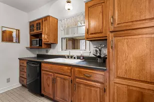 913 W Charles St, Champaign, IL 61821 - Photo 15