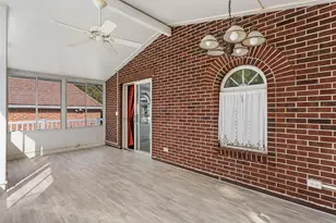913 W Charles St, Champaign, IL 61821 - Photo 37
