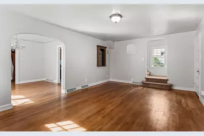 913 W Charles Street, Champaign, IL 61821 - Photo 5