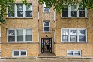 3335 W Byron St, Chicago, IL 60618 - Photo 1