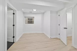 5627 N Wayne Ave, Chicago, IL 60660 - Photo 9