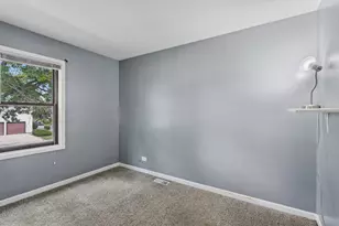 285 Navajo Dr, Bolingbrook, IL 60440 - Photo 13