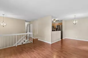 285 Navajo Dr, Bolingbrook, IL 60440 - Photo 9