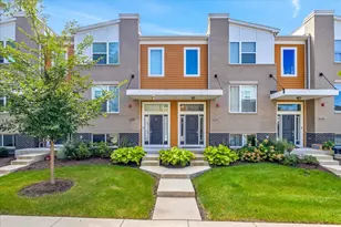3S547 Everton Dr, Warrenville, IL 60555 - Photo 1