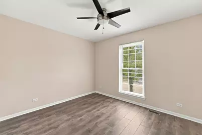 2651 S Cedar Glen Drive, Arlington Heights, IL 60005 - Photo 15