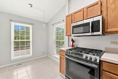 2651 S Cedar Glen Drive, Arlington Heights, IL 60005 - Photo 9