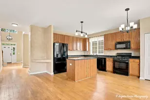 1508 Summerhill Ln, Cary, IL 60013 - Photo 11