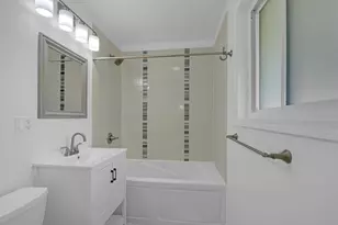 420 Berkshire Ln, Des Plaines, IL 60016 - Photo 23