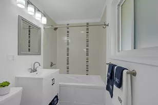 420 Berkshire Ln, Des Plaines, IL 60016 - Photo 5