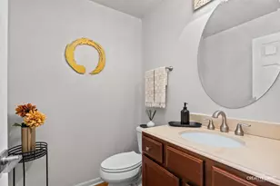 25 Yukon Ct, Bolingbrook, IL 60490 - Photo 9