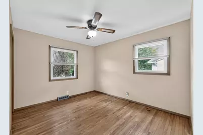 106 E Dresser Road, Dekalb, IL 60115 - Photo 17