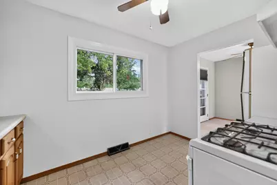 106 E Dresser Road, Dekalb, IL 60115 - Photo 15