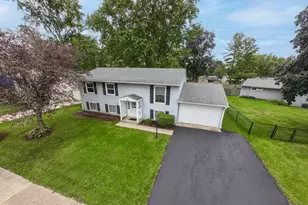 106 E Dresser Rd, Dekalb, IL 60115 - Photo 3