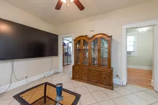 2520 Gideon Ave, Zion, IL 60099 - Photo 9
