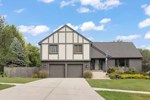 850 Glen Crest Dr, Glen Ellyn, IL 60137 - Photo 1