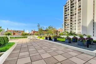 230 W Division St, Chicago, IL 60610 - Photo 29