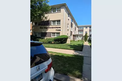 7235 N Hamilton Avenue, Chicago, IL 60645 - Photo 1