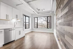7645 N Sheridan Rd, Chicago, IL 60626 - Photo 3
