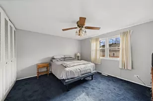 1817 Carlisle Ct, Schaumburg, IL 60194 - Photo 5