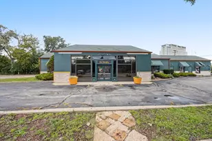 604 N Milwaukee Ave, Wheeling, IL 60090 - Photo 1