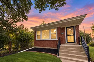 9540 S Yale Ave, Chicago, IL 60628 - Photo 1