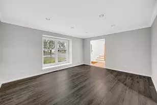 910 Knightsbridge Ln, Schaumburg, IL 60195 - Photo 3