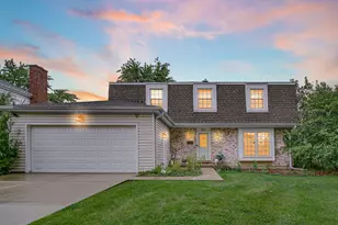 910 Knightsbridge Ln, Schaumburg, IL 60195 - Photo 1