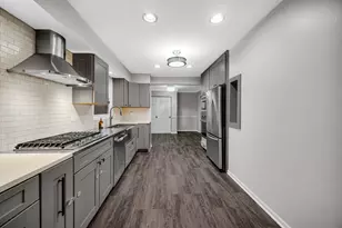 910 Knightsbridge Ln, Schaumburg, IL 60195 - Photo 9