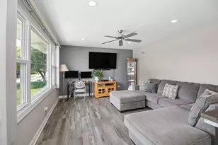 7416 S Octavia Ave, Bridgeview, IL 60455 - Photo 7