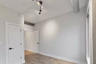 7645 N Sheridan Rd, Chicago, IL 60626 - Photo 9