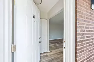 7834 95th St, Hickory Hills, IL 60457 - Photo 3