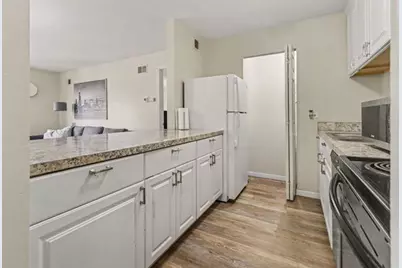 3255 Kirchoff Road #203, Rolling Meadows, IL 60008 - Photo 5