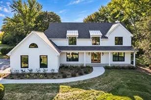 1431 Carlisle Dr, Inverness, IL 60010 - Photo 1