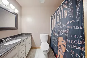 1410 Austin Ave, Aurora, IL 60505 - Photo 9