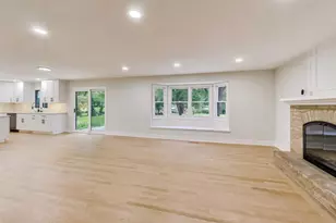 251 Perth Rd, Cary, IL 60013 - Photo 5