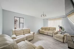 18584 Meadow Ln, Hazel Crest, IL 60429 - Photo 7