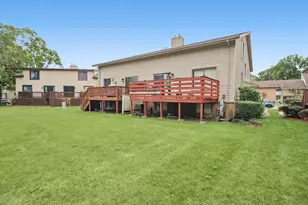 18584 Meadow Ln, Hazel Crest, IL 60429 - Photo 3